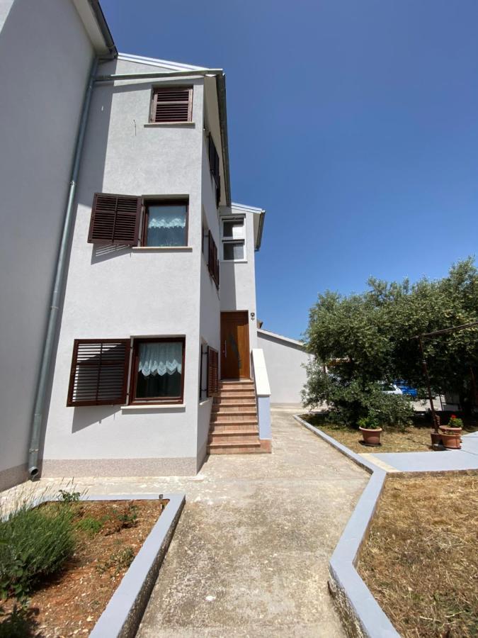 Apartments Lungomare Pula Exterior foto